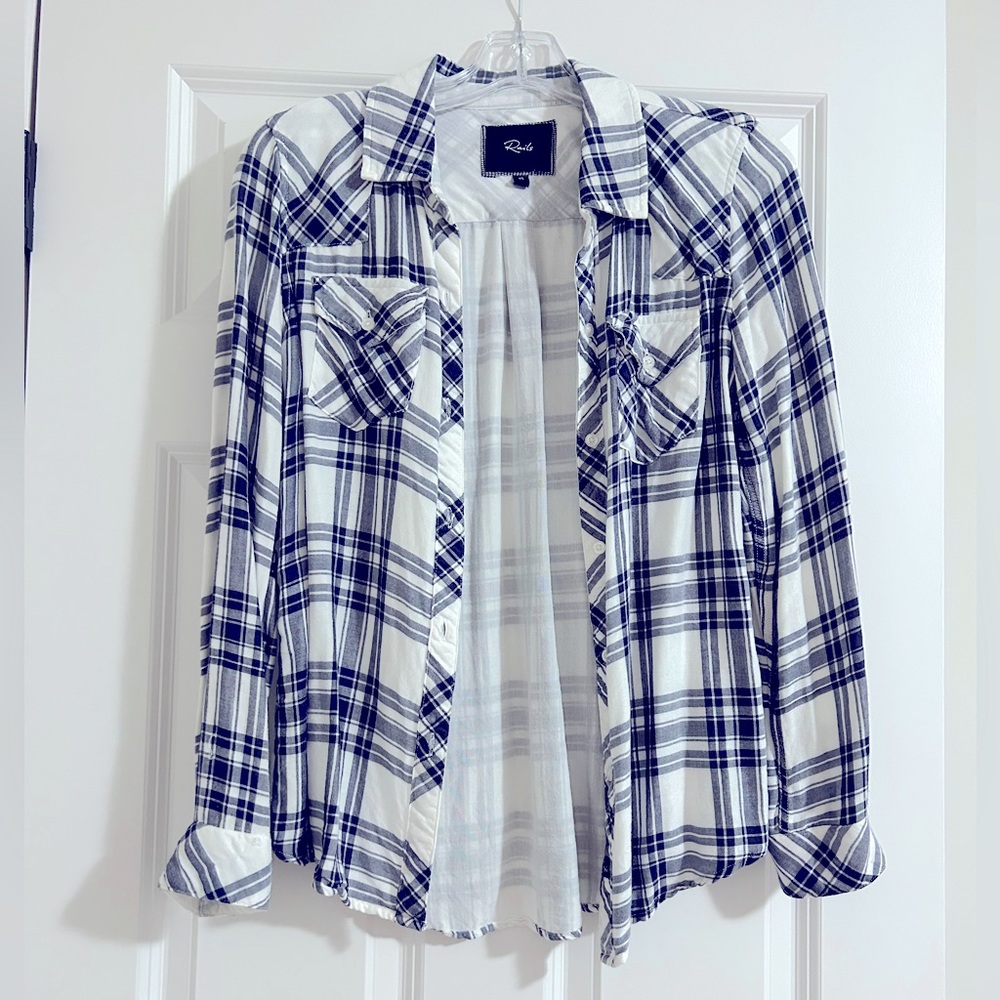 Rails XS Button Up